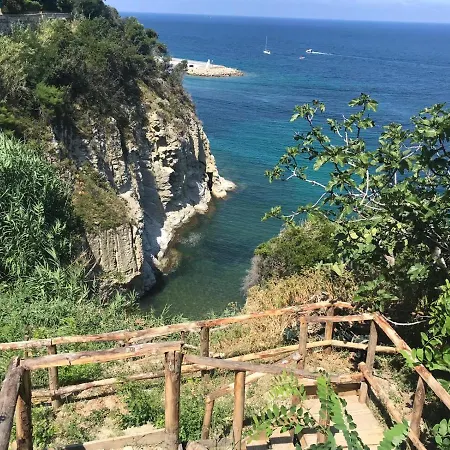 別荘 Punta Fortino アグローポリ