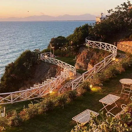 Punta Fortino 펜션
