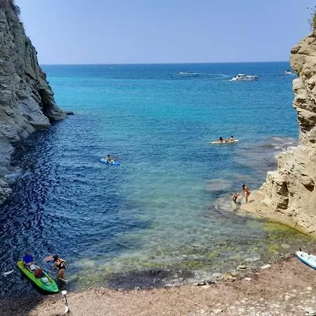 Punta Fortino 펜션