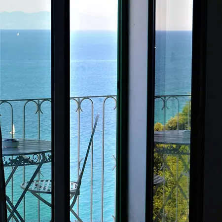 Punta Fortino 펜션 *